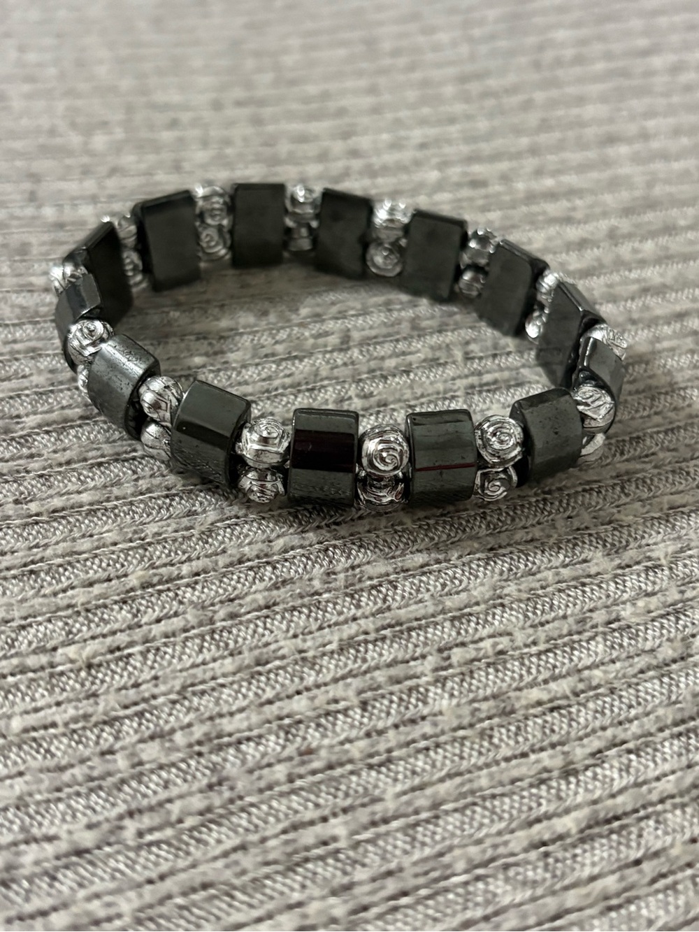 Black rectangle & gray rose beaded floral stretch bracelet